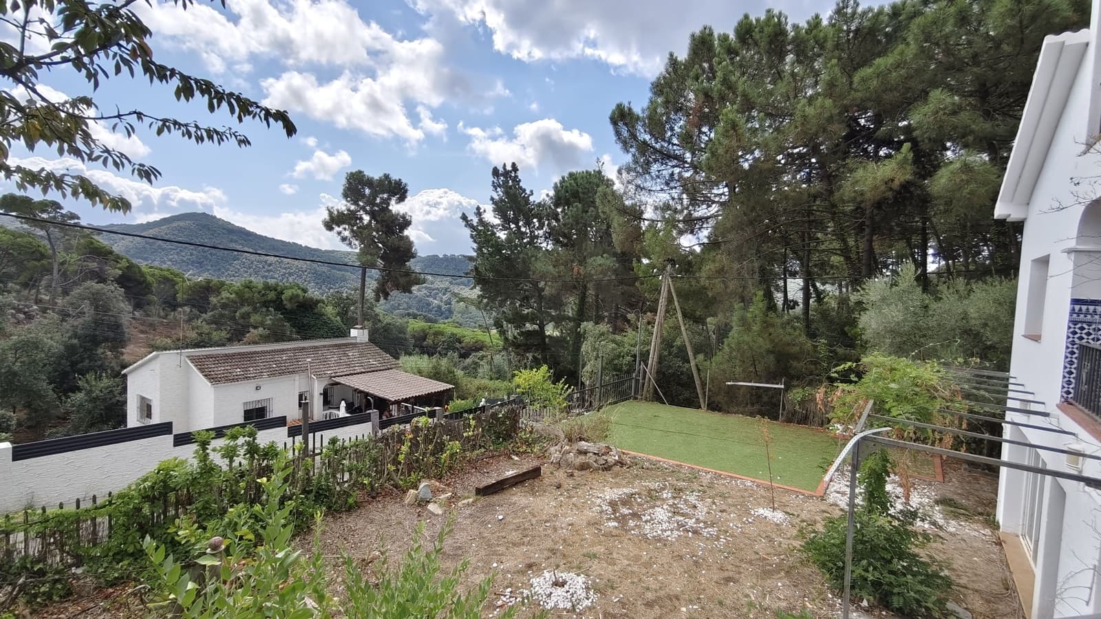 5 bedroom Townhouse for sale in Dosrius with garage - € 450,000 (Ref: 10042042)