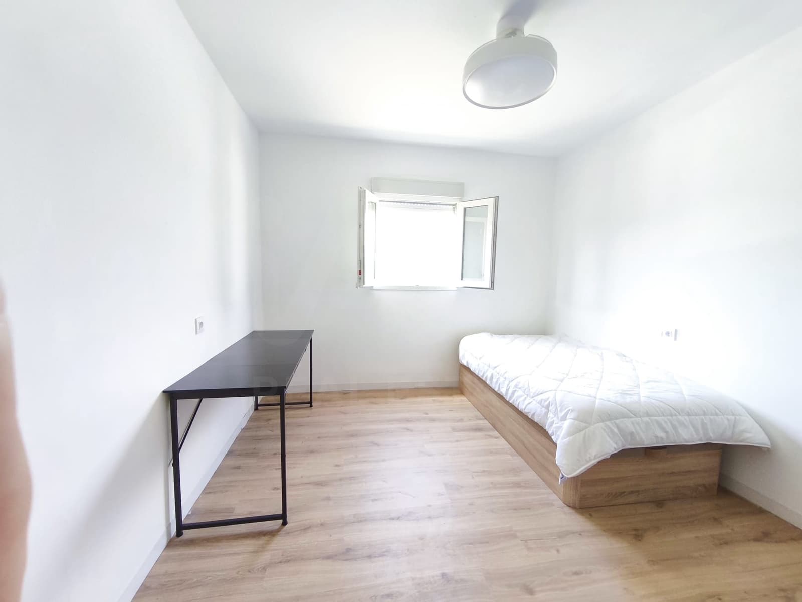 Rakentamaton maa myytävänä paikassa Oliva - 80 000 € (Ref: 10042045)