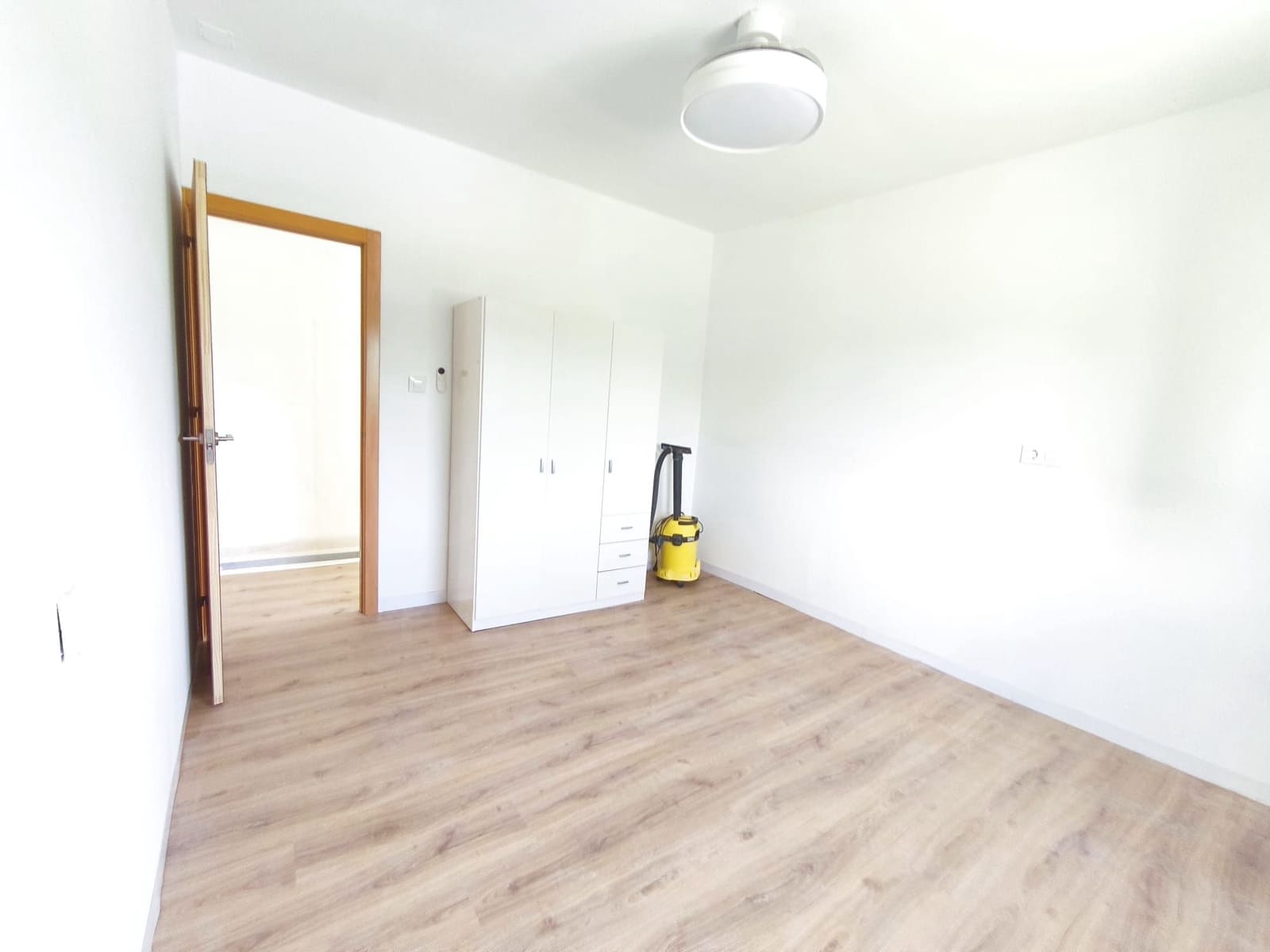 Rakentamaton maa myytävänä paikassa Oliva - 80 000 € (Ref: 10042045)