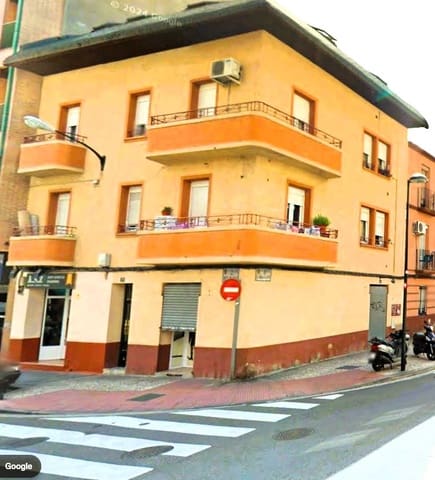 3 bedroom Townhouse for sale in Zaragoza city - € 45,000 (Ref: 10042048)