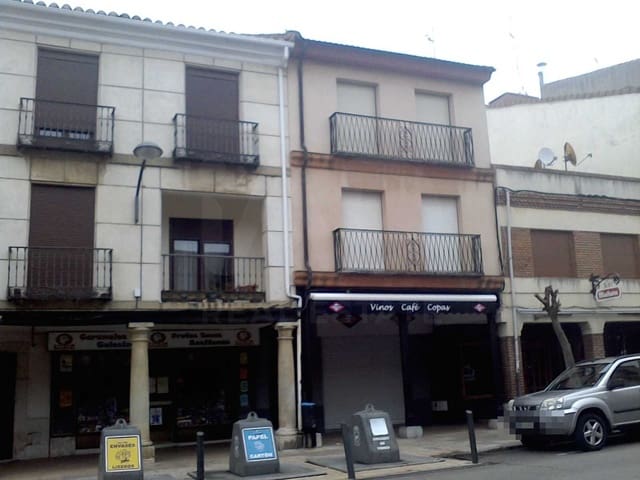 Local Commercial à vendre à Sahagún - 310 000 € (Ref: 10042052)