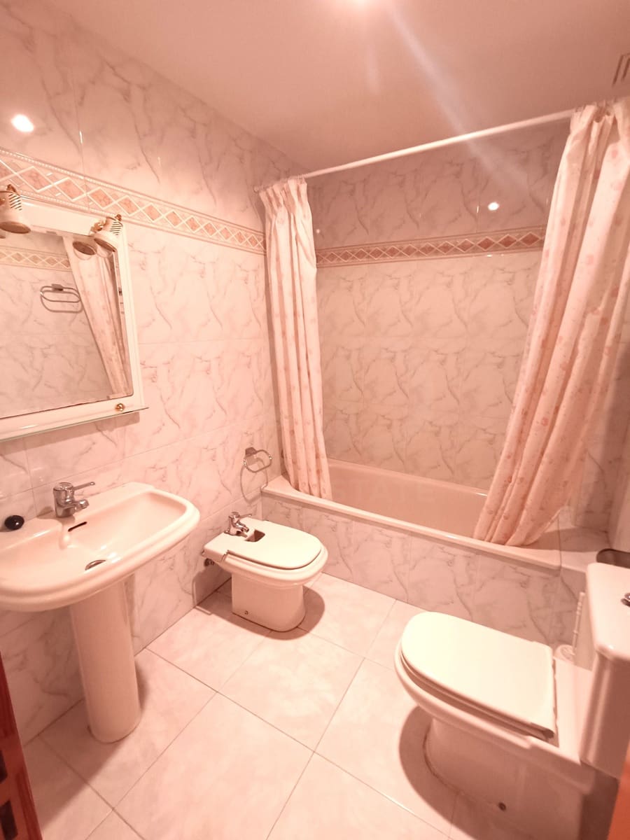 Local Commercial à vendre à Sahagun - 310 000 € (Ref: 10042052)