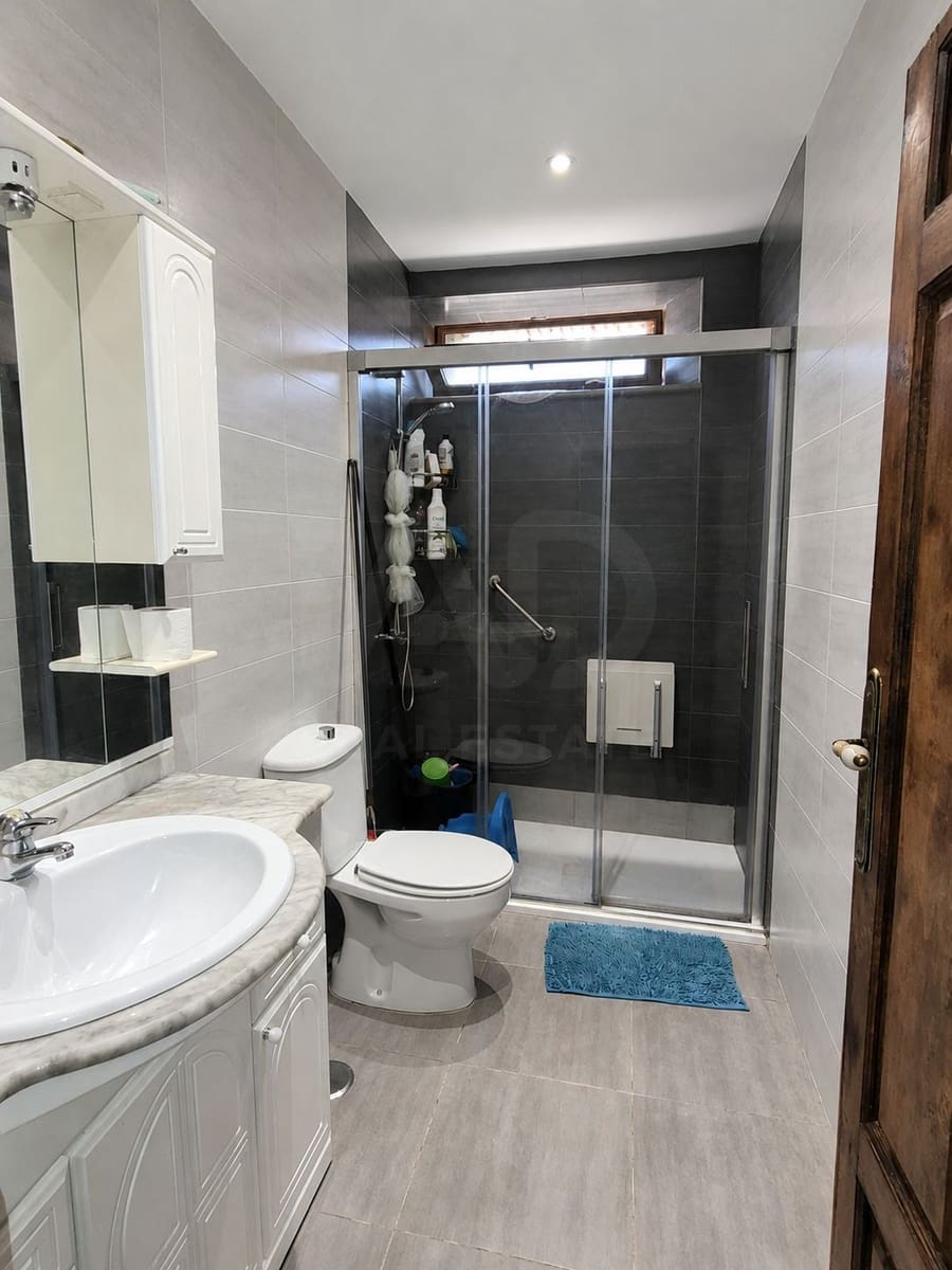 Casa de 3 habitaciones en Villamanín en venta - 105.000 € (Ref: 10042053)