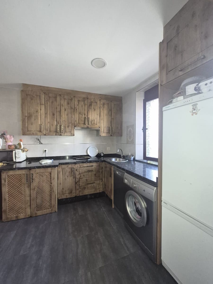 Casa de 3 habitaciones en Villamanín en venta - 105.000 € (Ref: 10042053)