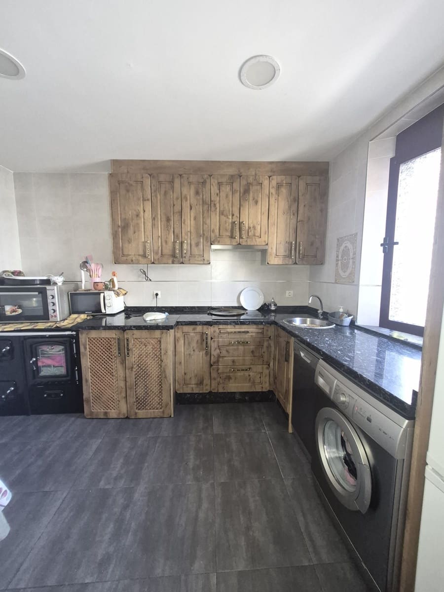 Casa de 3 habitaciones en Villamanín en venta - 105.000 € (Ref: 10042053)