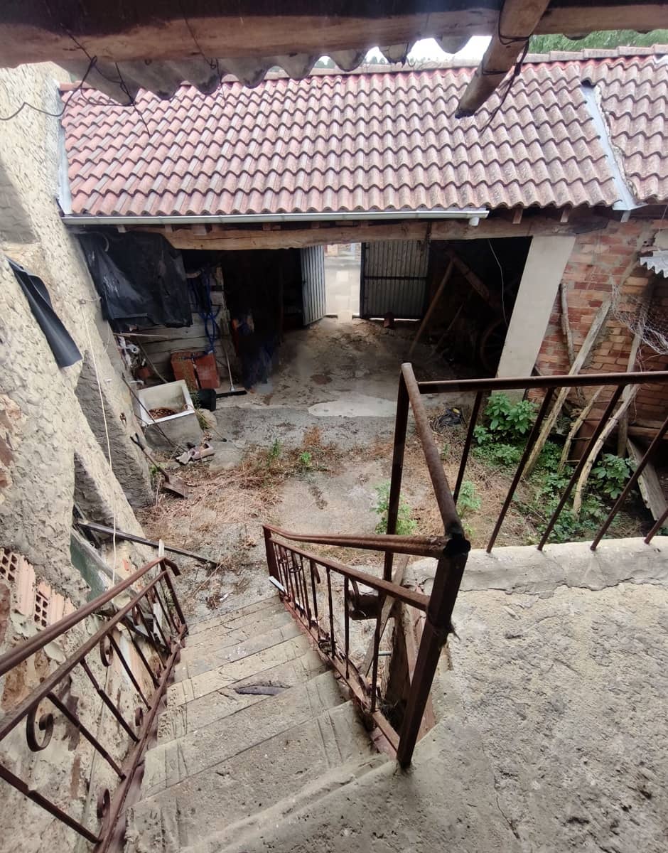 Commercial for sale in Vegaquemada - € 29,900 (Ref: 10042395)