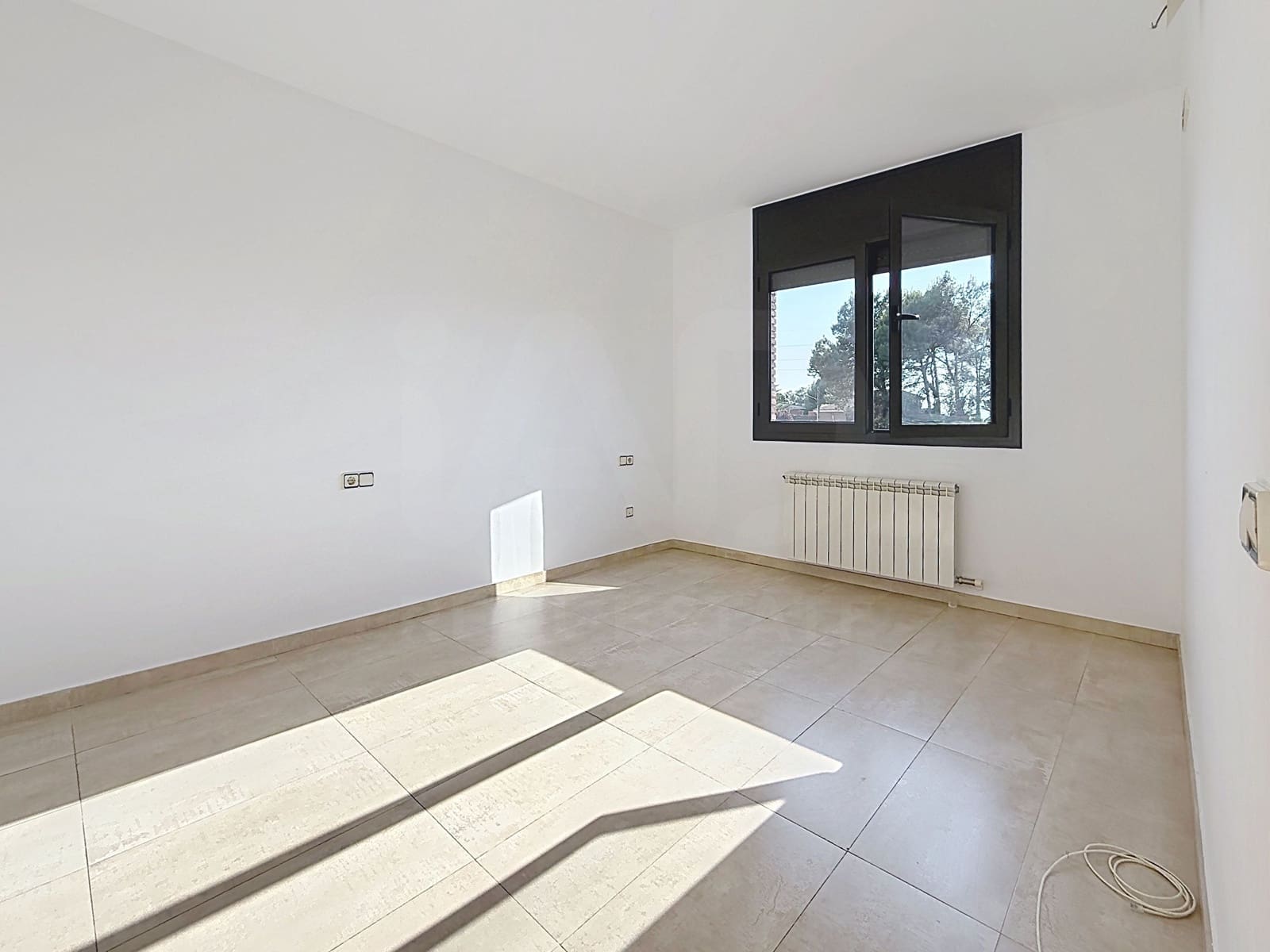 3 bedroom Townhouse for sale in Terrassa with garage - € 368,000 (Ref: 10042404)