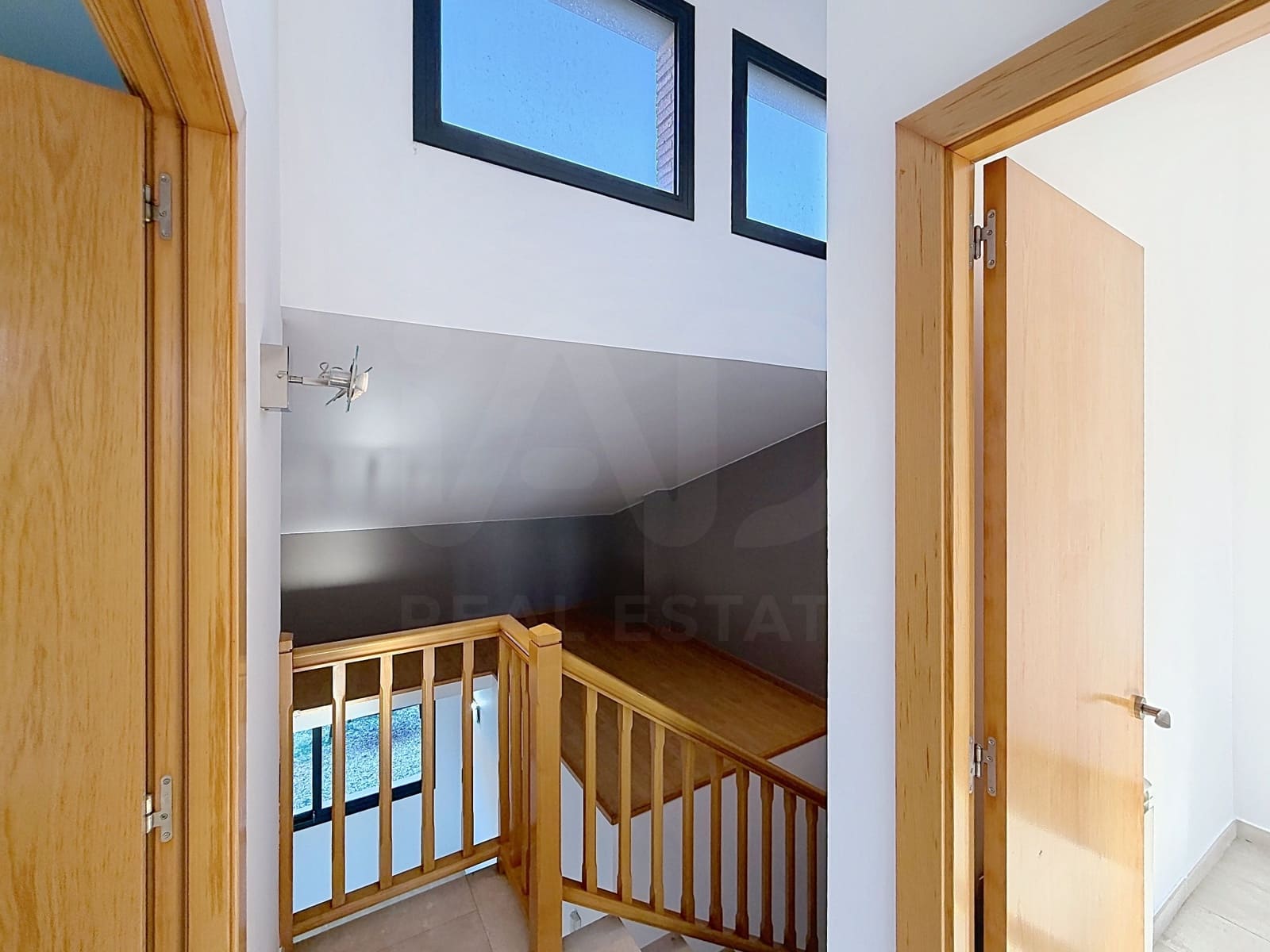 3 bedroom Townhouse for sale in Terrassa with garage - € 368,000 (Ref: 10042404)