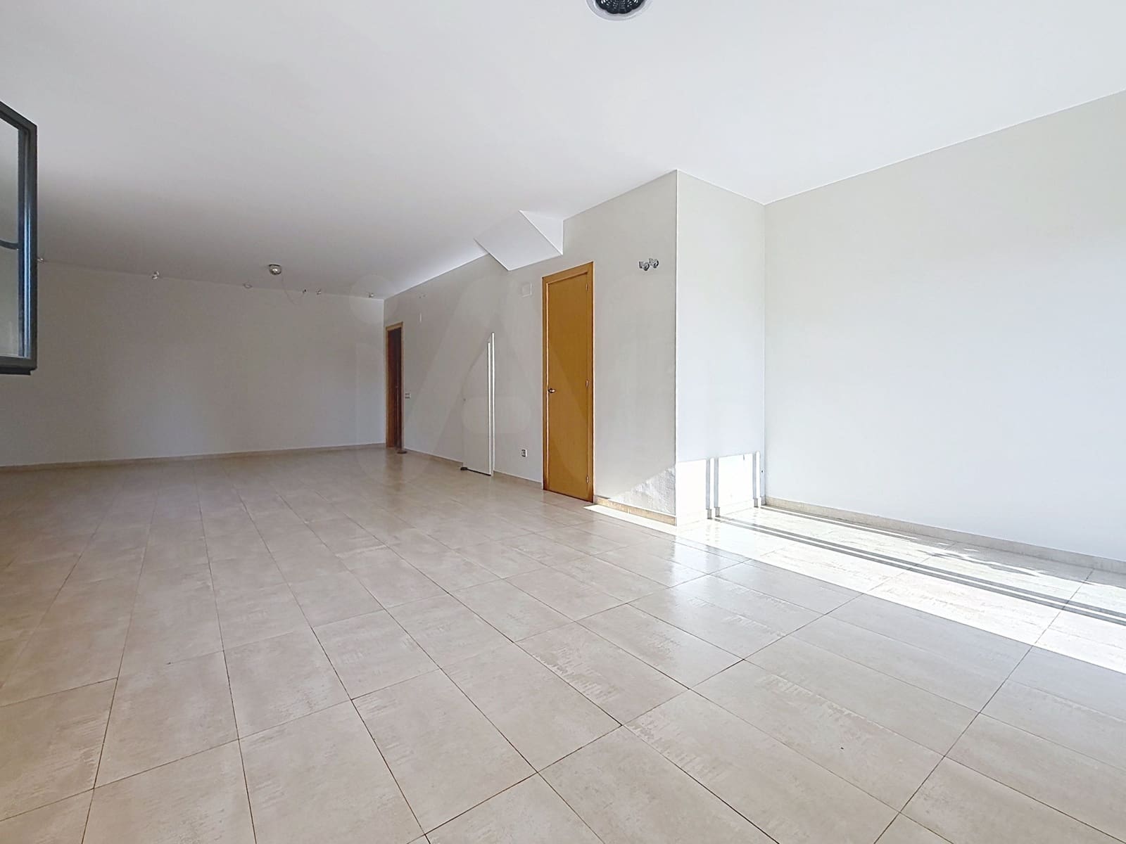 3 bedroom Townhouse for sale in Terrassa with garage - € 368,000 (Ref: 10042404)