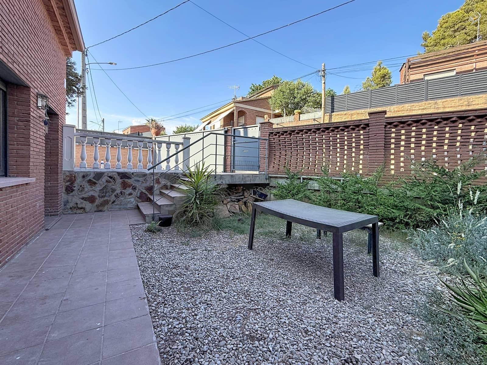 3 bedroom Townhouse for sale in Terrassa with garage - € 368,000 (Ref: 10042404)