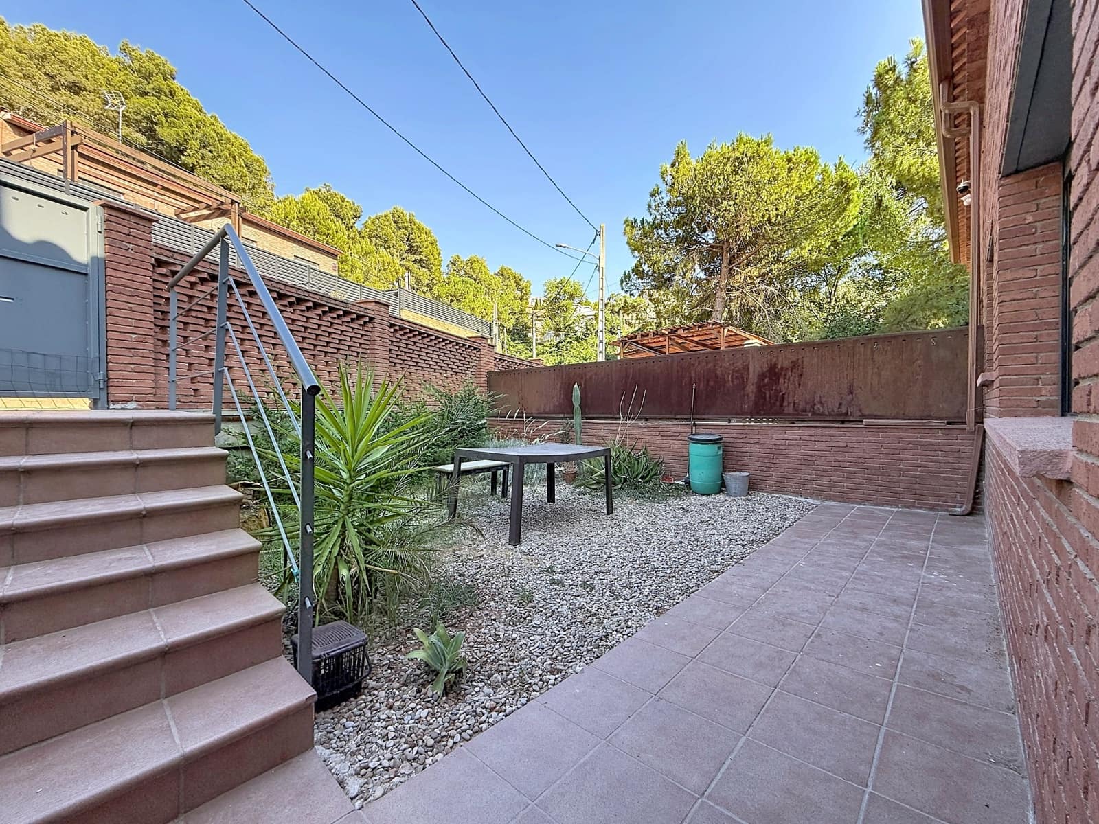 3 bedroom Townhouse for sale in Terrassa with garage - € 368,000 (Ref: 10042404)