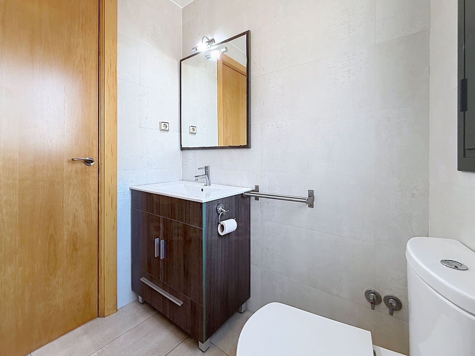 3 bedroom Townhouse for sale in Terrassa with garage - € 368,000 (Ref: 10042404)