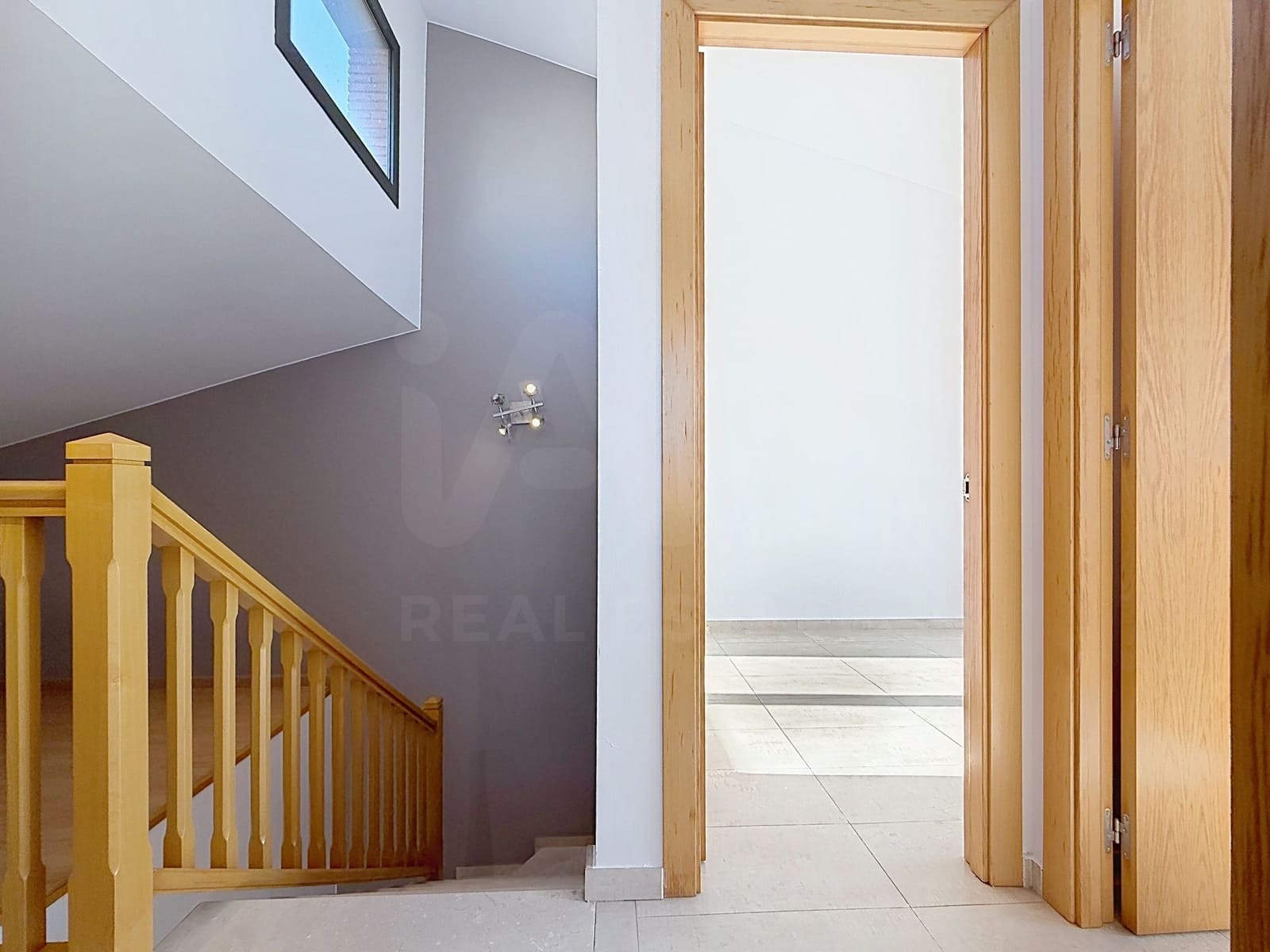 3 bedroom Townhouse for sale in Terrassa with garage - € 368,000 (Ref: 10042404)