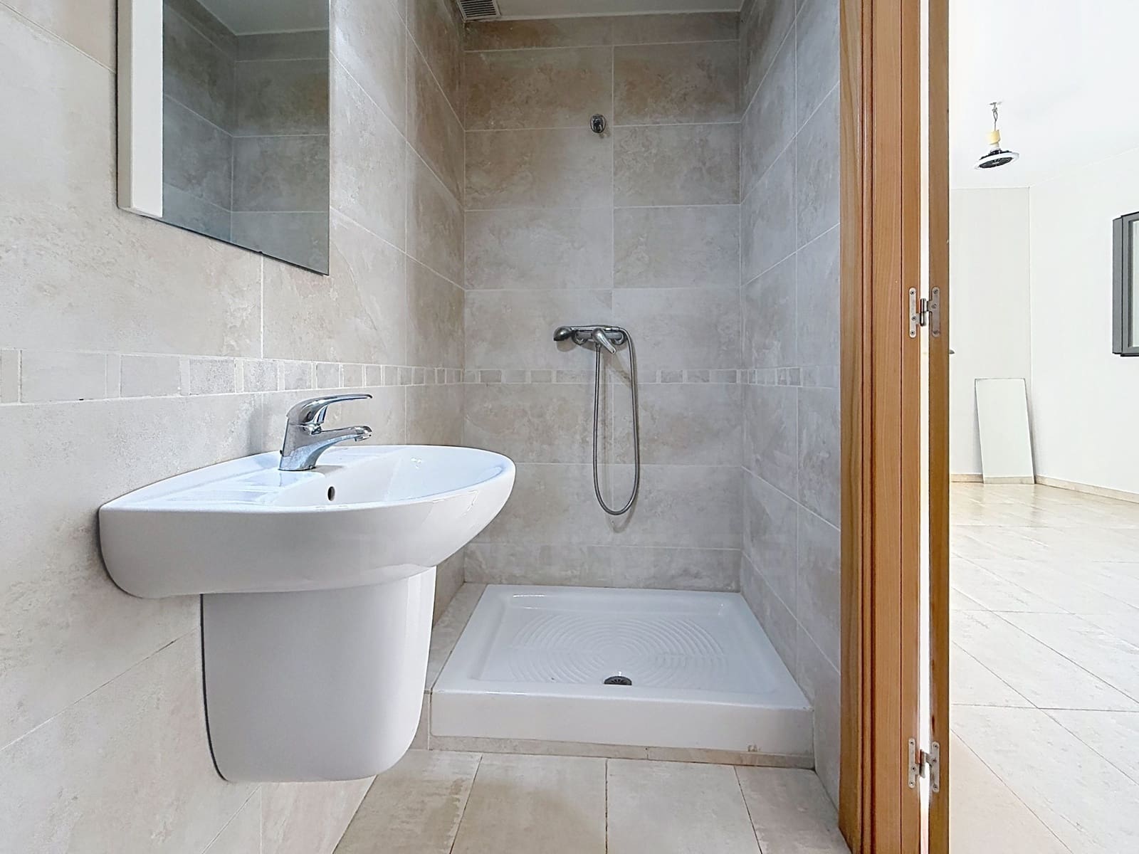 3 bedroom Townhouse for sale in Terrassa with garage - € 368,000 (Ref: 10042404)