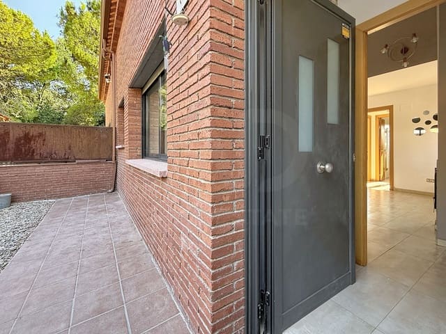 3 quarto Casa em Banda para venda em Terrassa com garagem - 368 000 € (Ref: 10042404)