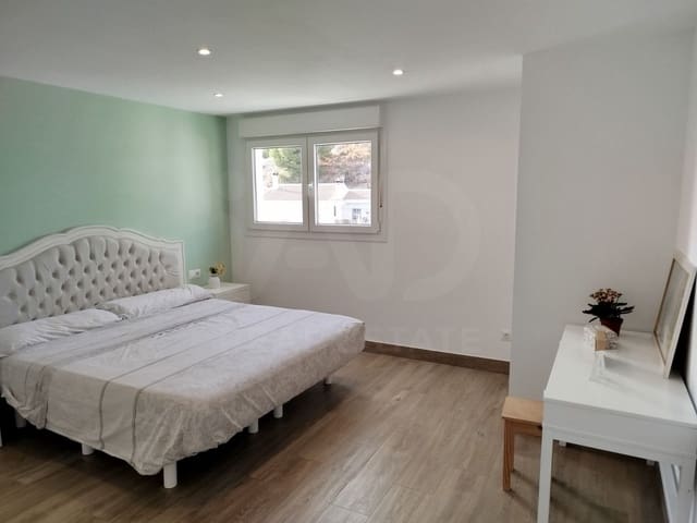 4 Zimmer Villa zu verkaufen in Cómpeta - 445.000 € (Ref: 10042409)