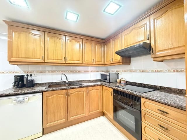Apartamento de 3 habitaciones en Dénia en alquiler con piscina garaje - 1.200 € (Ref: 10042411)