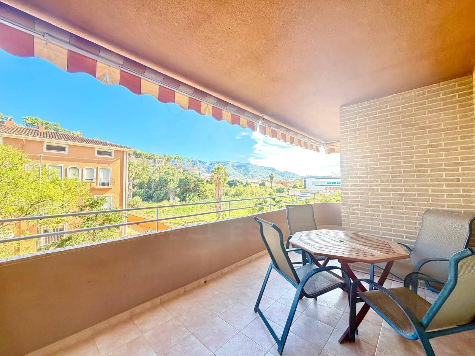 3 soveværelse Lejlighed til leje i Denia med swimmingpool garage - € 1.200 (Ref: 10042411)