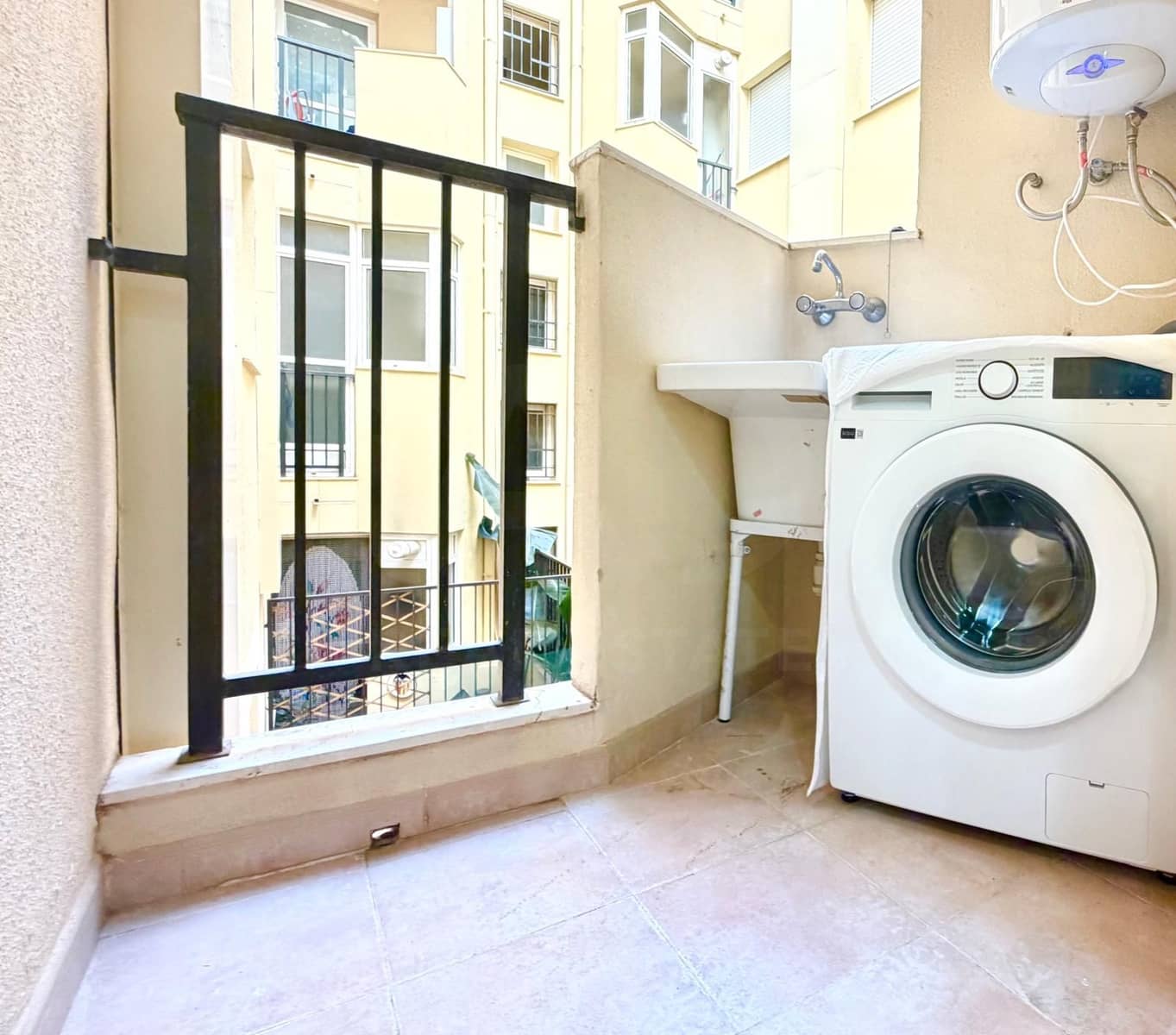 3 soveværelse Lejlighed til leje i Denia med swimmingpool garage - € 1.200 (Ref: 10042411)