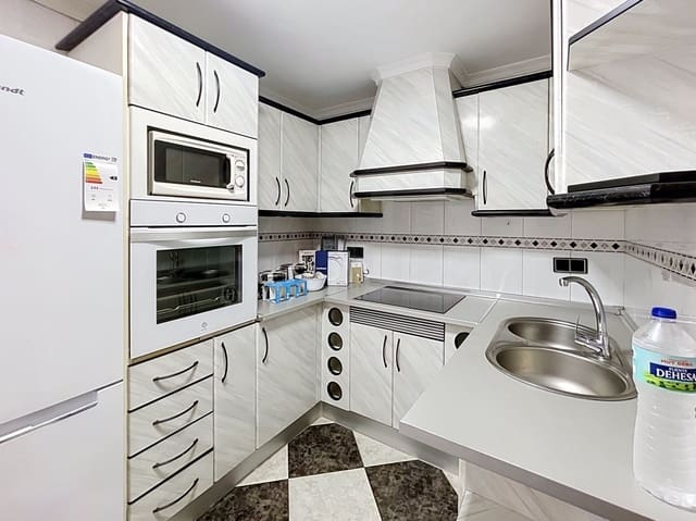 3 makuuhuone Huvila vuokrattavana paikassa Carretera de Cadiz, Málaga kaupunki - 1 300 € (Ref: 10042412)