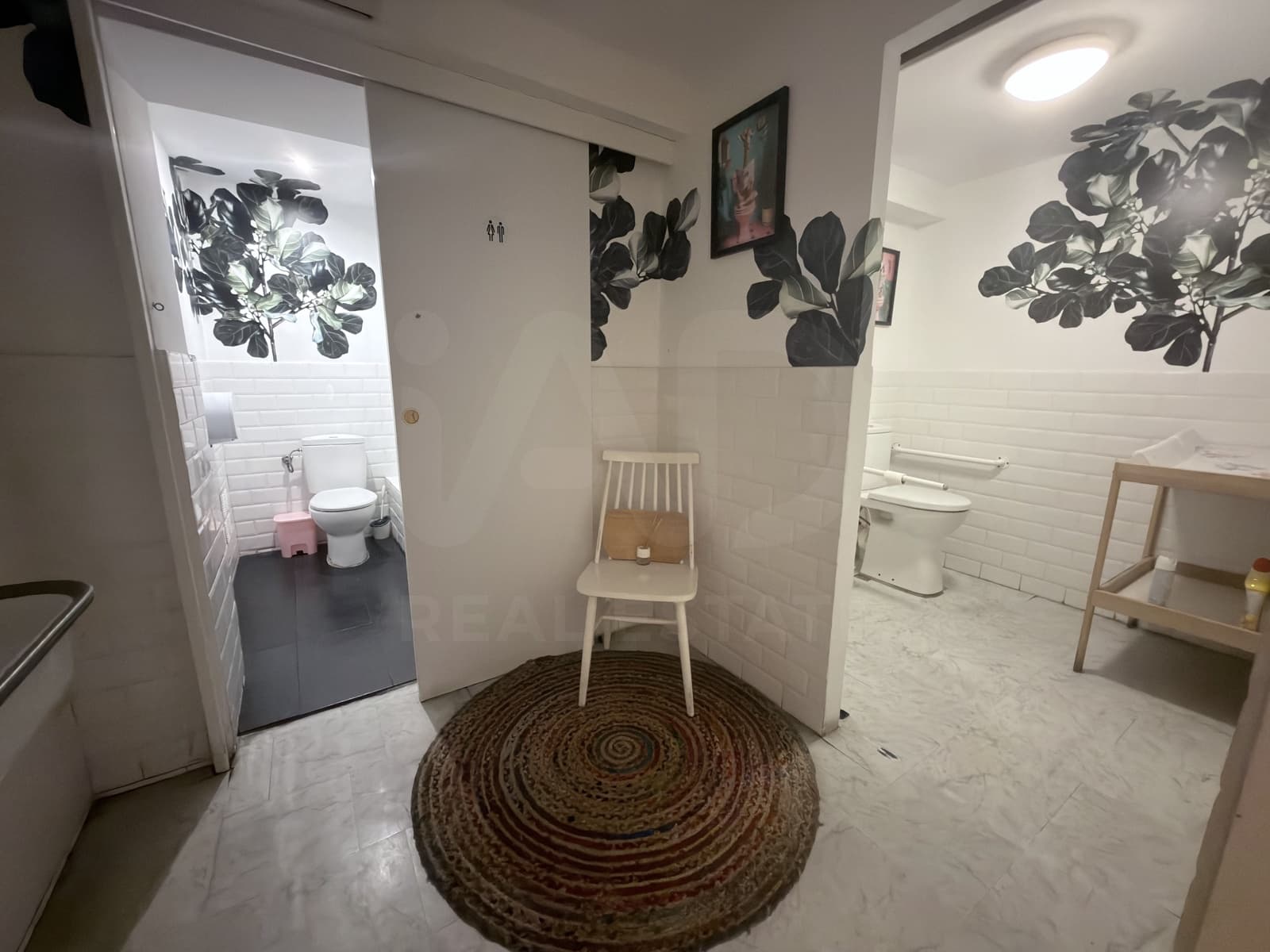 Commercial for sale in Barcelona city - € 138,000 (Ref: 10043382)