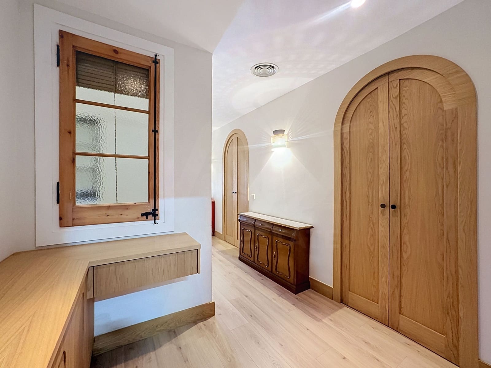 2 soveværelse Lejlighed til salg i Barcelona by - € 600.000 (Ref: 10044118)