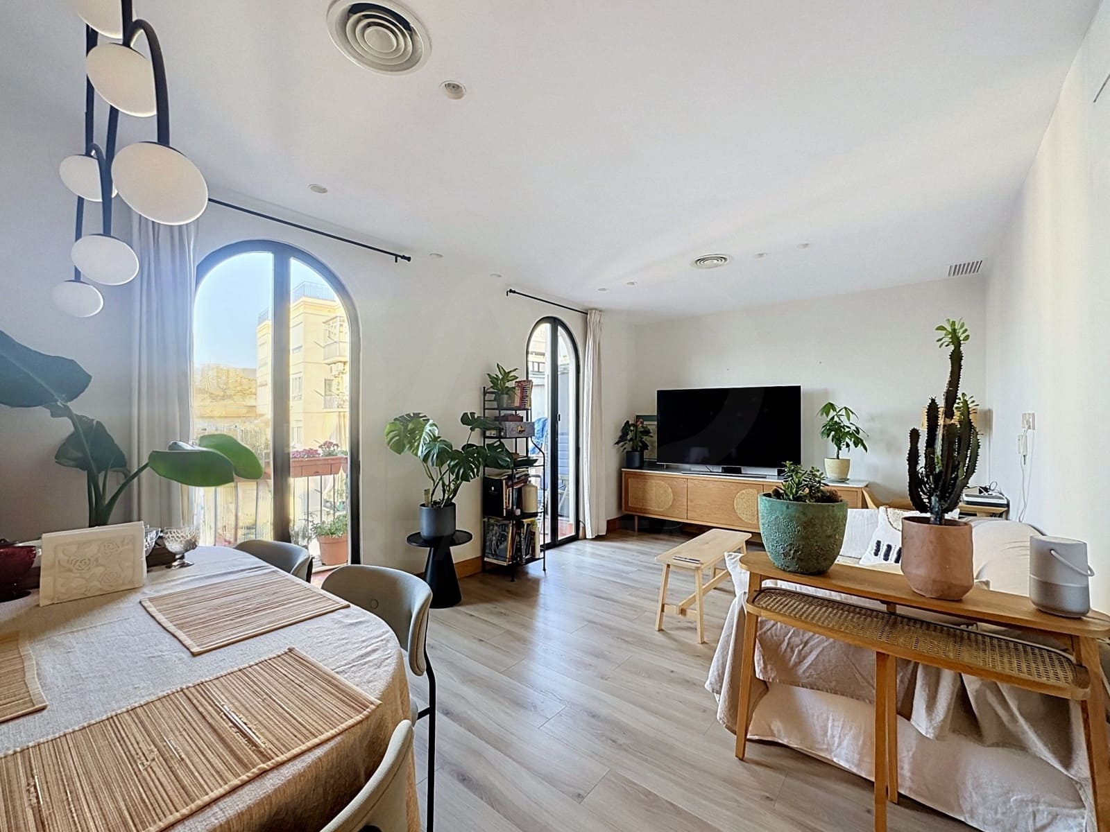 2 soveværelse Lejlighed til salg i Barcelona by - € 600.000 (Ref: 10044118)