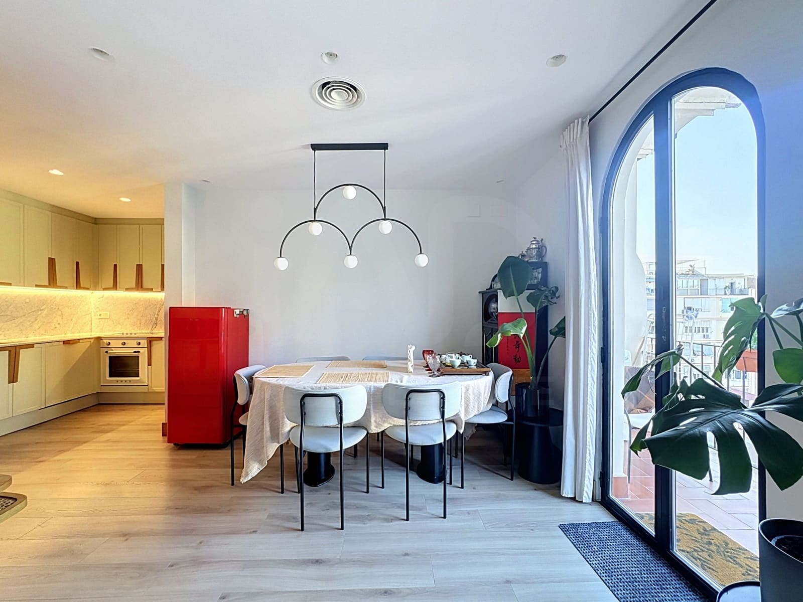 2 soveværelse Lejlighed til salg i Barcelona by - € 600.000 (Ref: 10044118)