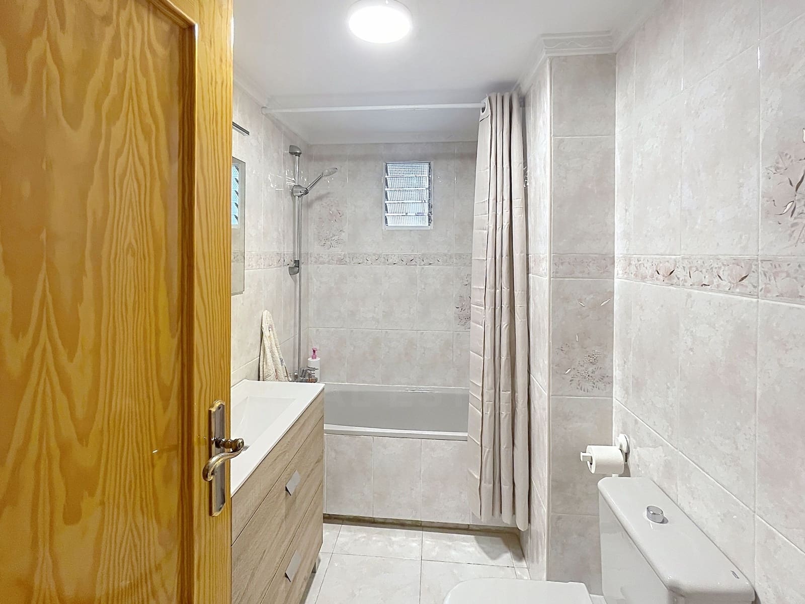 3 soverom Leilighet til leie i Malaga by - € 1 300 (Ref: 10044122)