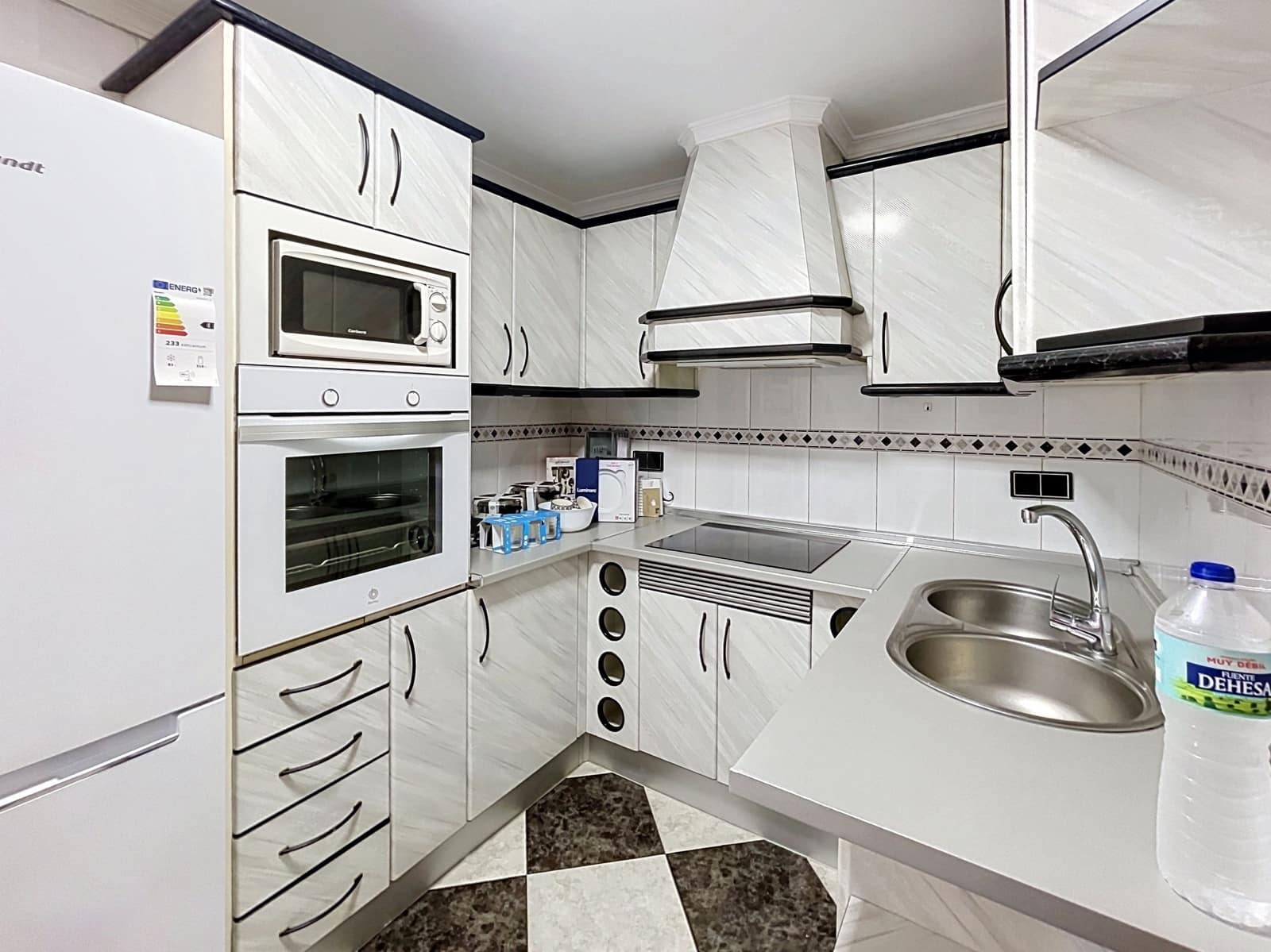 3 soverom Leilighet til leie i Malaga by - € 1 300 (Ref: 10044122)