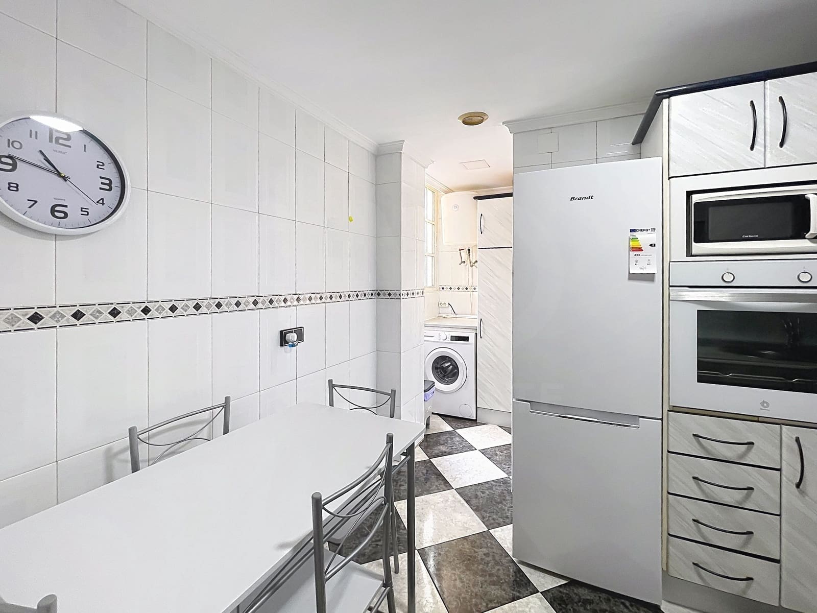 3 soverom Leilighet til leie i Malaga by - € 1 300 (Ref: 10044122)