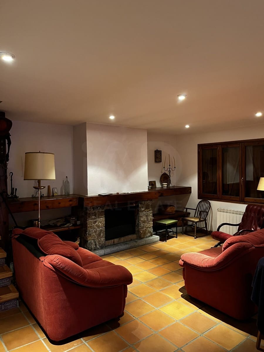 4 quarto Casa em Banda para venda em Saldes com garagem - 425 000 € (Ref: 10044338)
