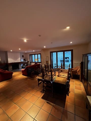 4 quarto Casa em Banda para venda em Saldes com garagem - 425 000 € (Ref: 10044338)