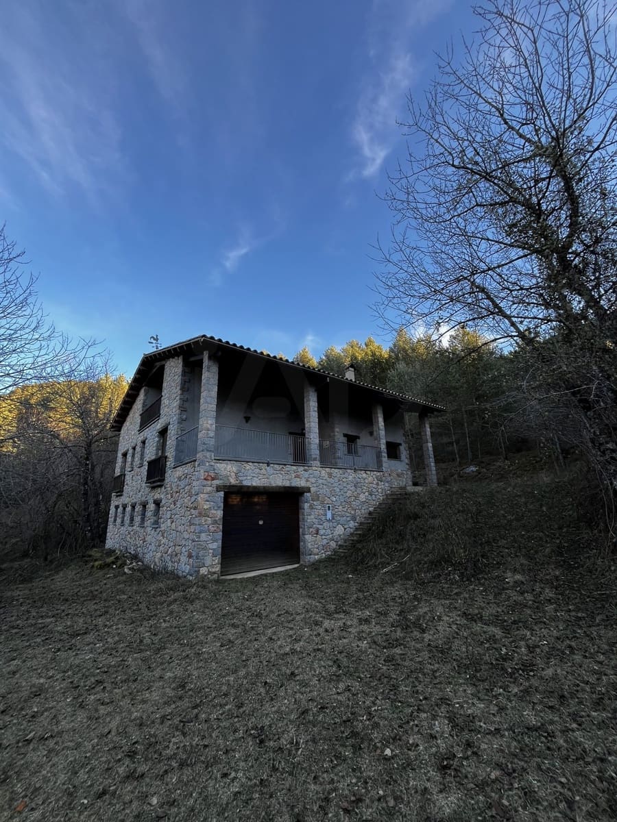 4 quarto Casa em Banda para venda em Saldes com garagem - 425 000 € (Ref: 10044338)