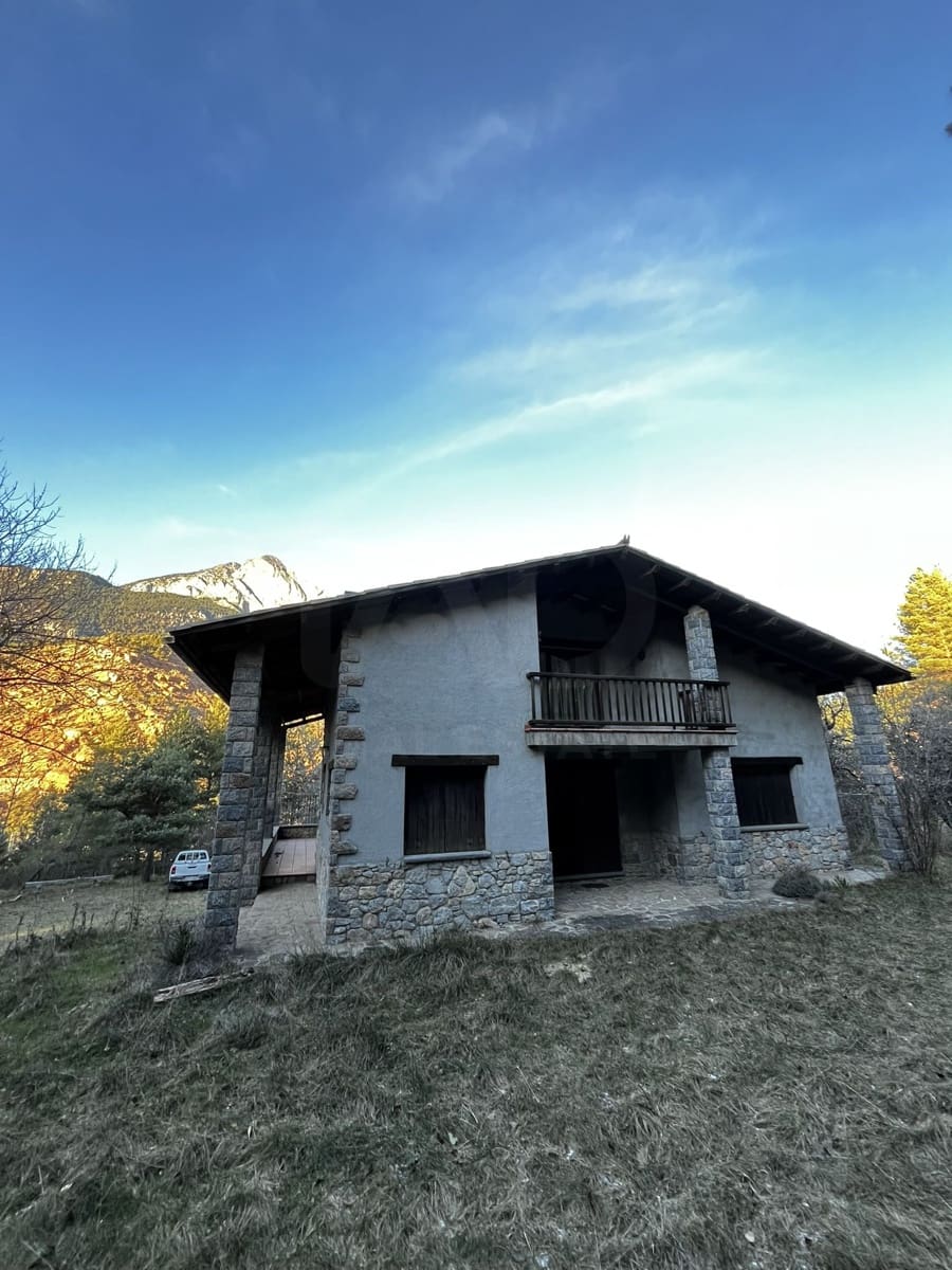 4 quarto Casa em Banda para venda em Saldes com garagem - 425 000 € (Ref: 10044338)