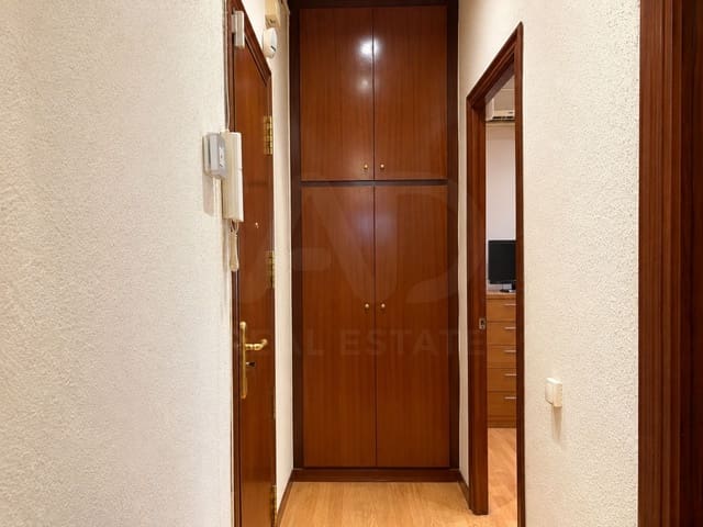 3 slaapkamer Appartement te koop in El Poblenou, Barcelona stad - € 550.000 (Ref: 10045967)