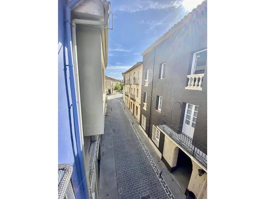 Apartment for sale in Sant Joan les Fonts - € 148,000 (Ref: 10045970)