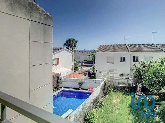 4 chambre Villa/Maison Mitoyenne à vendre à Roda de Barà - 309 500 € (Ref: 10045973)