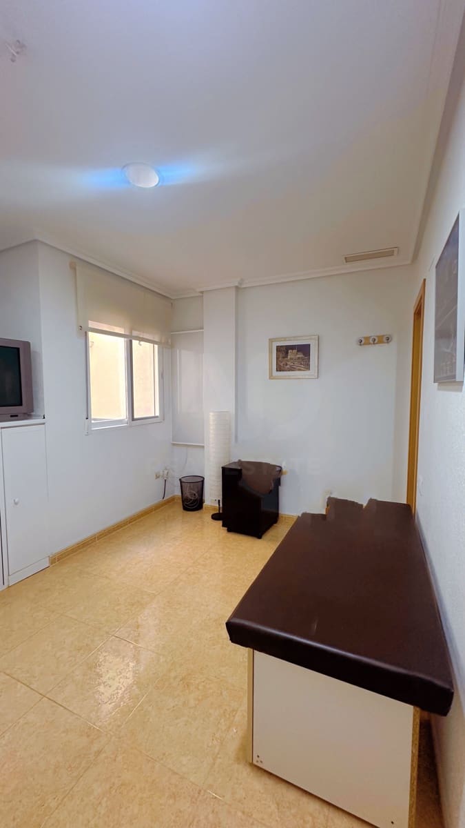 2 bedroom Apartment for sale in Torrellano with garage - € 195,000 (Ref: 10045979)