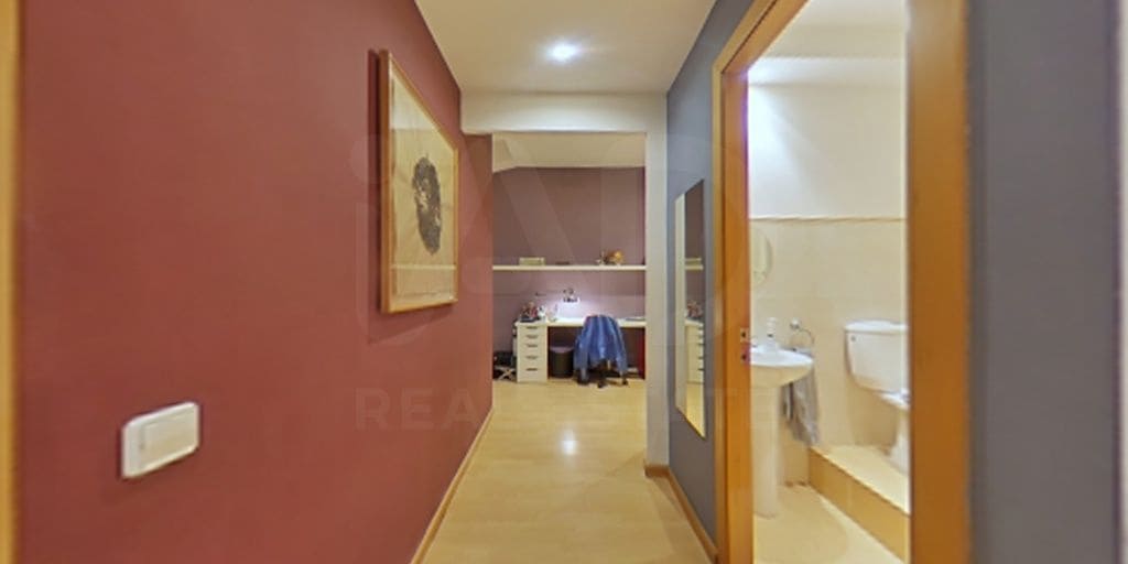 1 soverom Kommersiell til salgs i Barcelona by - € 180 000 (Ref: 10046001)
