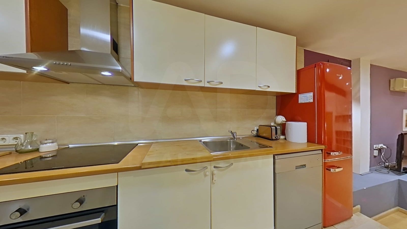1 soverom Kommersiell til salgs i Barcelona by - € 180 000 (Ref: 10046001)