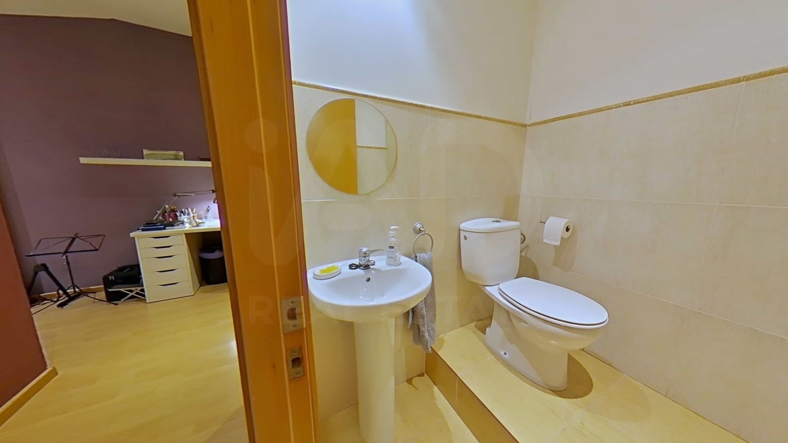 1 soverom Kommersiell til salgs i Barcelona by - € 180 000 (Ref: 10046001)