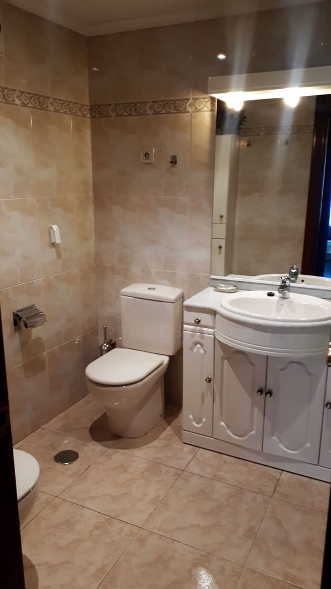 2 slaapkamer Appartement te huur in Leon stad - € 800 (Ref: 10046002)