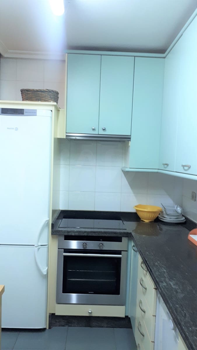2 slaapkamer Appartement te huur in Leon stad - € 800 (Ref: 10046002)