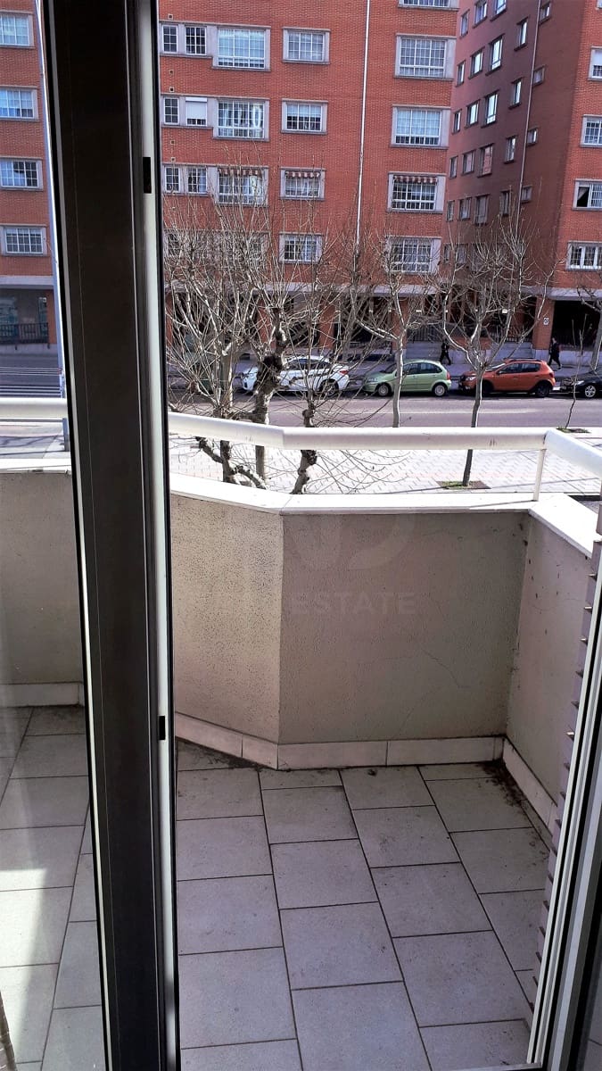 2 slaapkamer Appartement te huur in Leon stad - € 800 (Ref: 10046002)