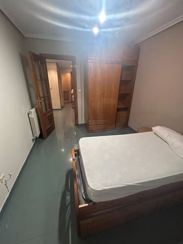 2 bedroom Apartment for rent in León city - € 800 (Ref: 10046002)