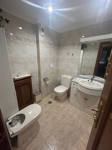 2 bedroom Apartment for rent in León city - € 800 (Ref: 10046002)