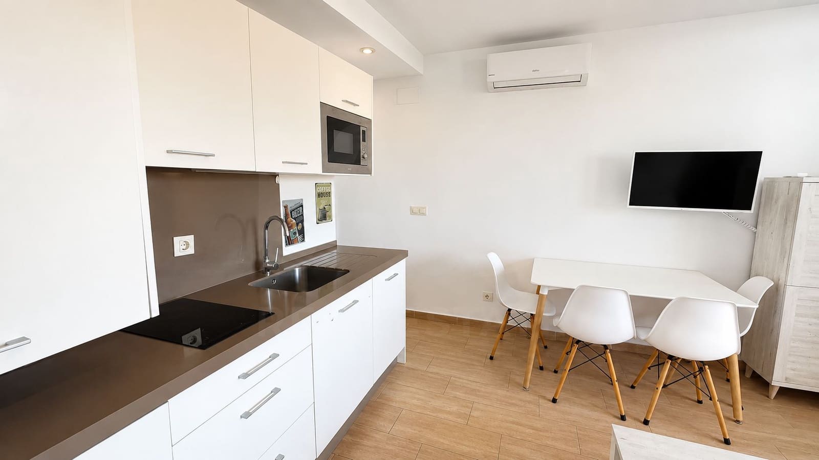 1 bedroom Apartment for sale in Tarifa with pool garage - € 380,000 (Ref: 10047380)