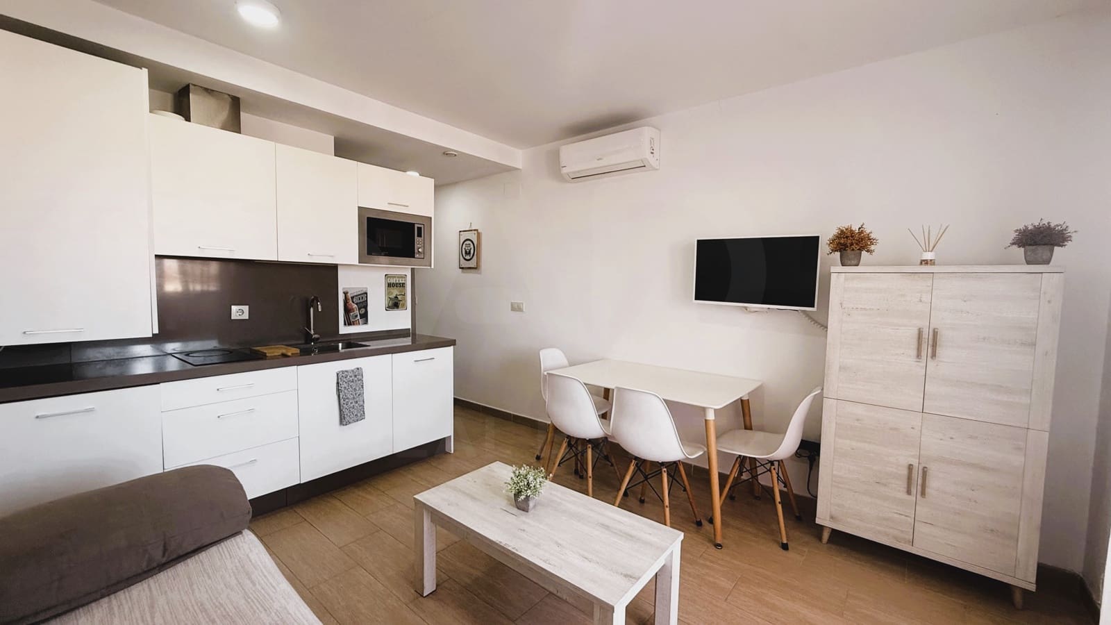 1 bedroom Apartment for sale in Tarifa with pool garage - € 380,000 (Ref: 10047380)