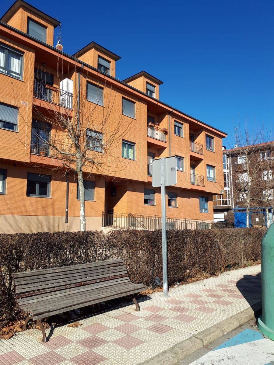 1 bedroom Apartment for sale in Villaquilambre with garage - € 114,000 (Ref: 10048240)